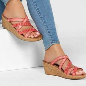 SKECHERS Beverlee Tiger Posse - Coral Wedges